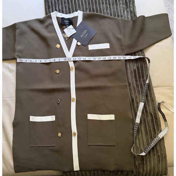 Aleeza Paris Green Cardigan- Gold Buttons Classy Size Large or XL NWT - Picture 4 of 6